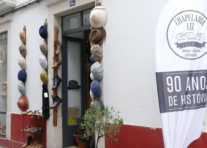 Eca - Centro Historico Лейрия