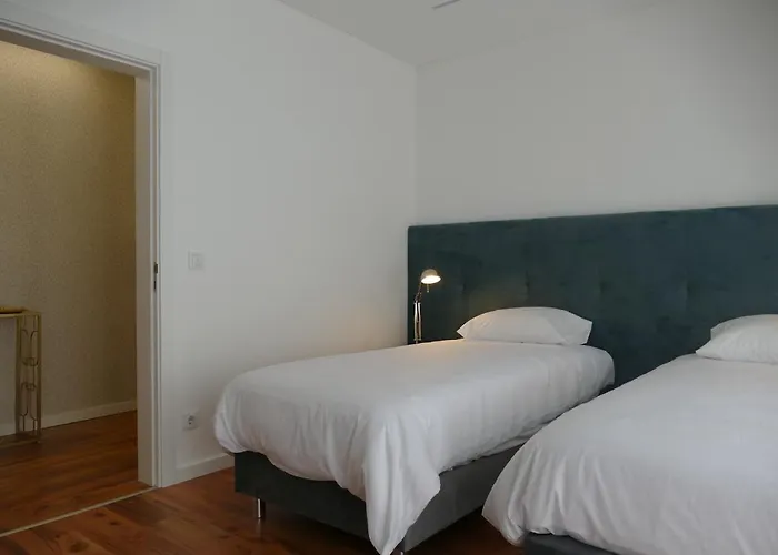 Eca - Centro Historico Лейрия